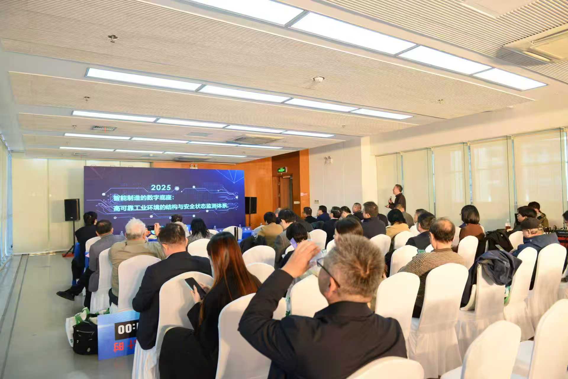 思澎电子科技问鼎